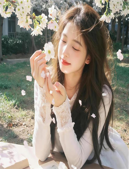 文化分析：《神医倾城王妃要休夫》中的色彩的运用技巧与情绪传达 思考文化传承与创新的路径